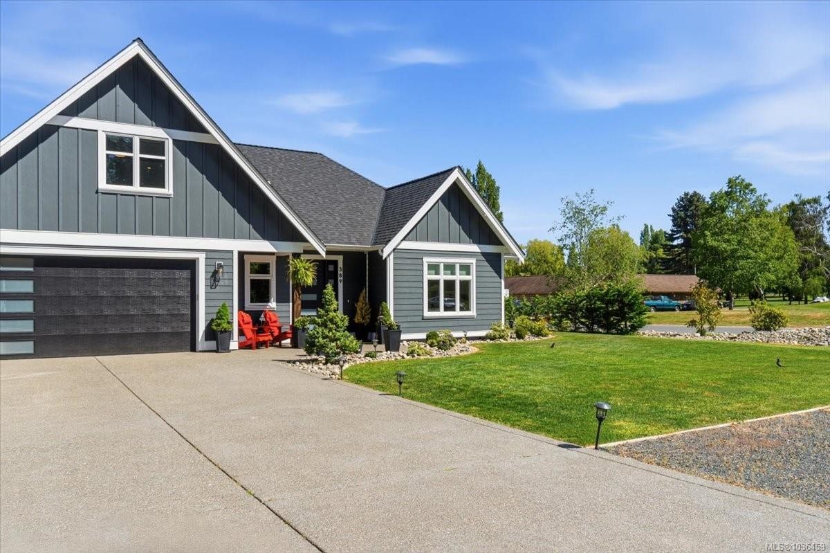 389 Whitmee Rd, Qualicum Beach, BC