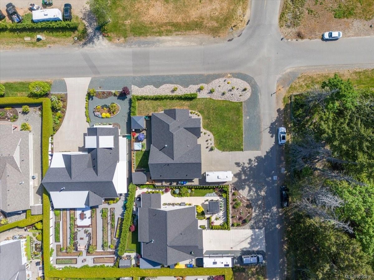 389 Whitmee Rd, Qualicum Beach, BC
