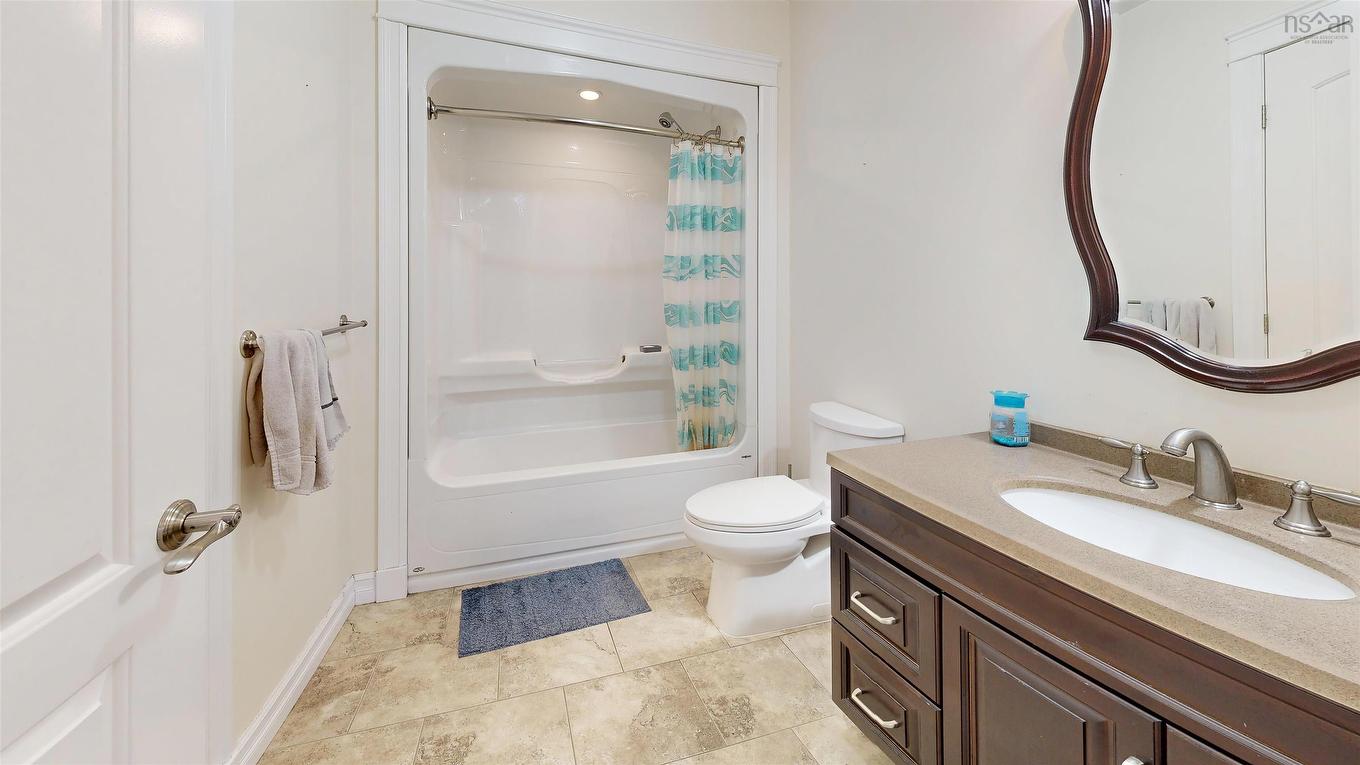 14 Roundhouse Drive, Bridgewater, NS