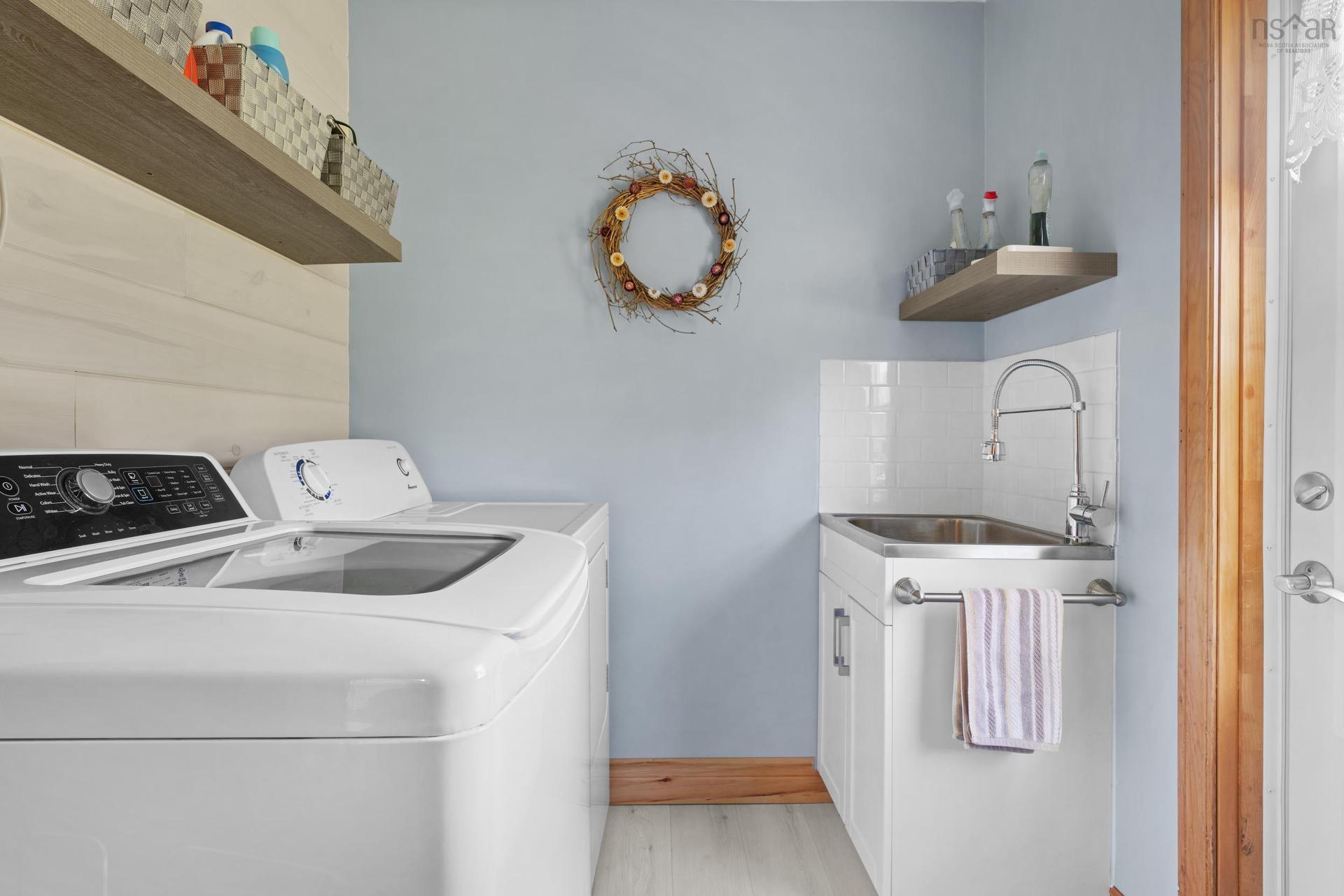 48 Backman Road, Bayswater, NS - Indoor Photo Showing Laundry Room