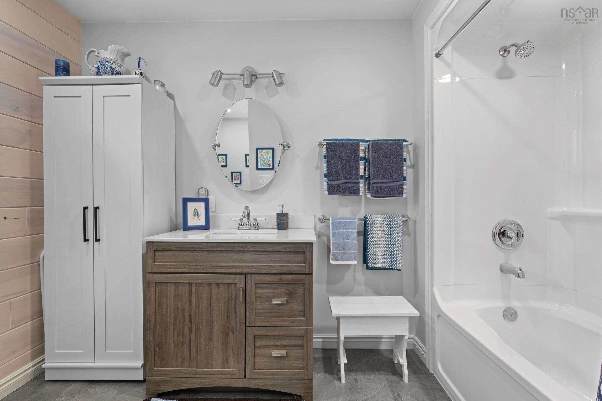 48 Backman Road, Bayswater, NS - Indoor Photo Showing Bathroom