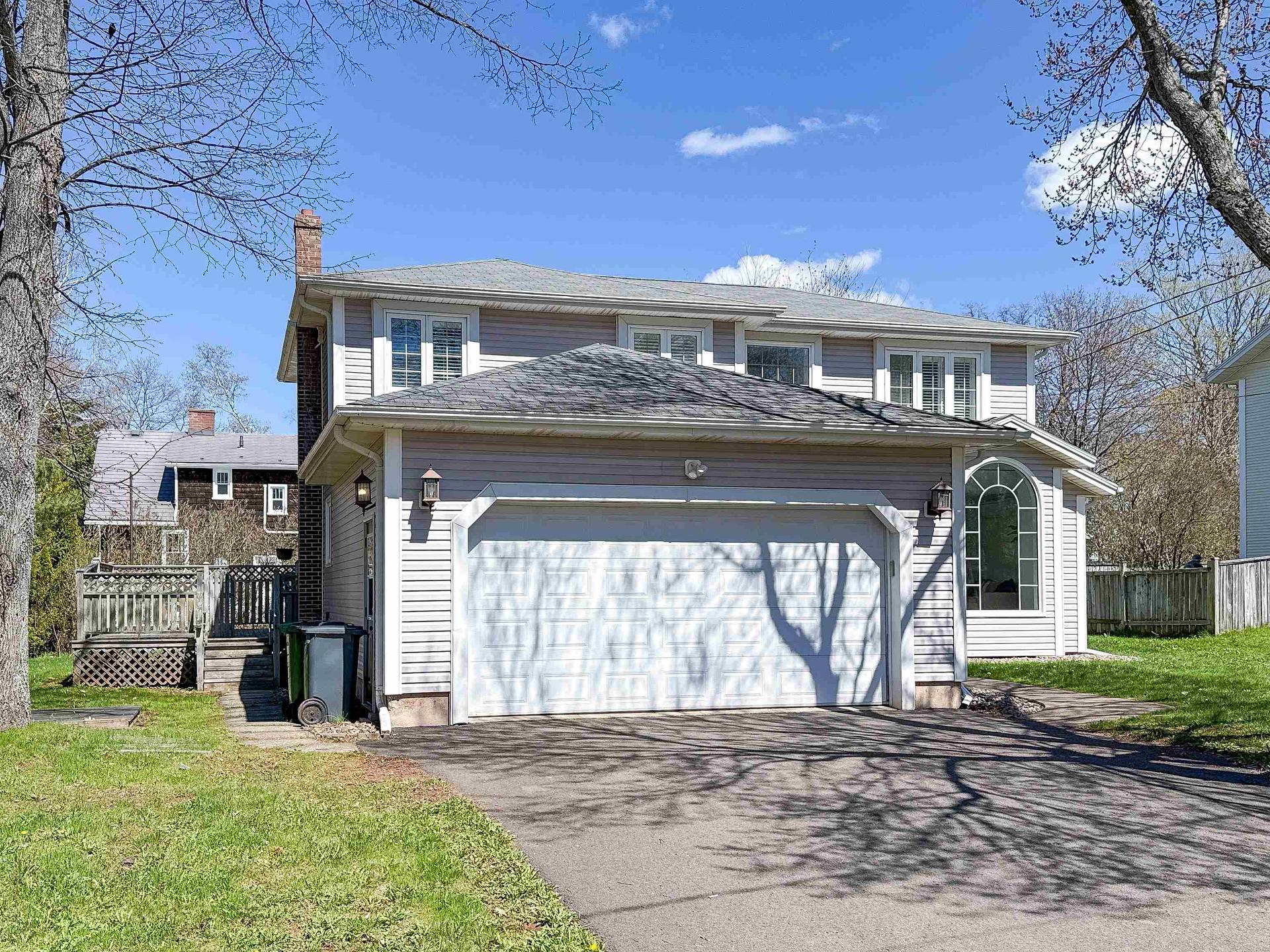 16 Lansdowne Avenue, Charlottetown, PE