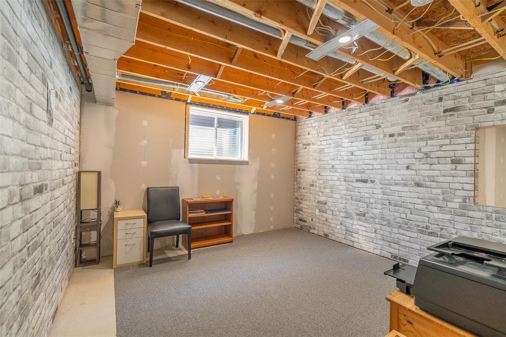 353 Gables Avenue, Petrolia, ON