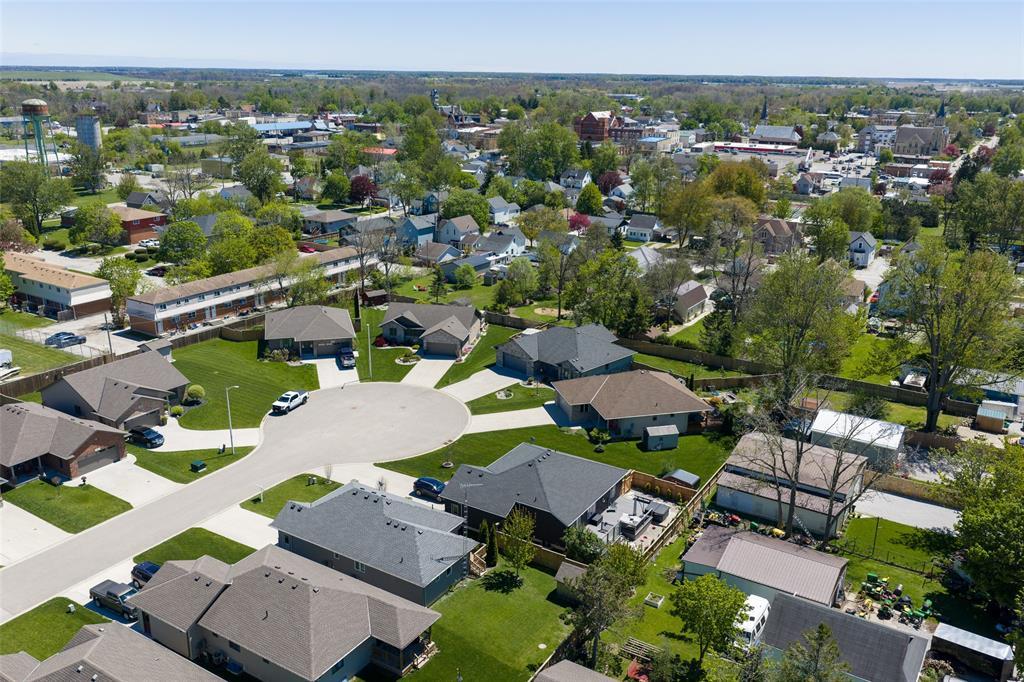 353 Gables Avenue, Petrolia, ON