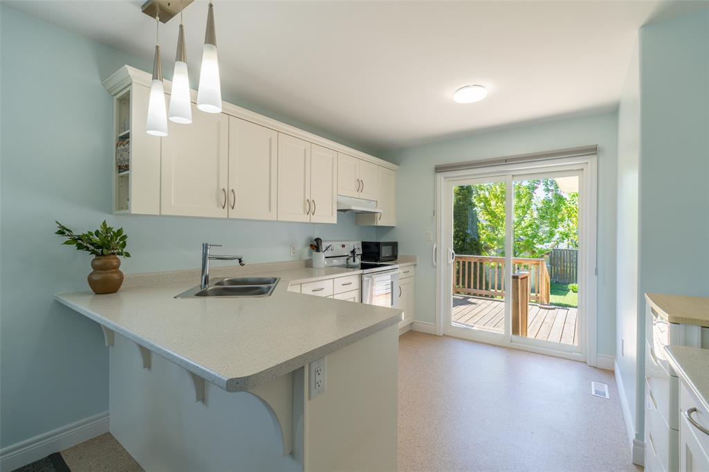 353 Gables Avenue, Petrolia, ON
