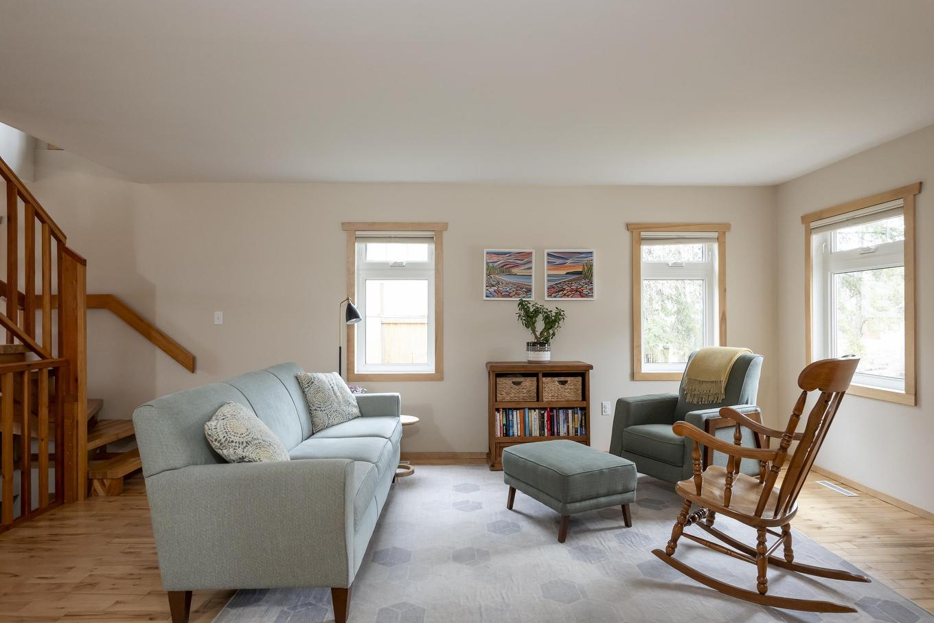 286 Van Horne Street, Thunder Bay, ON - Indoor Photo Showing Living Room