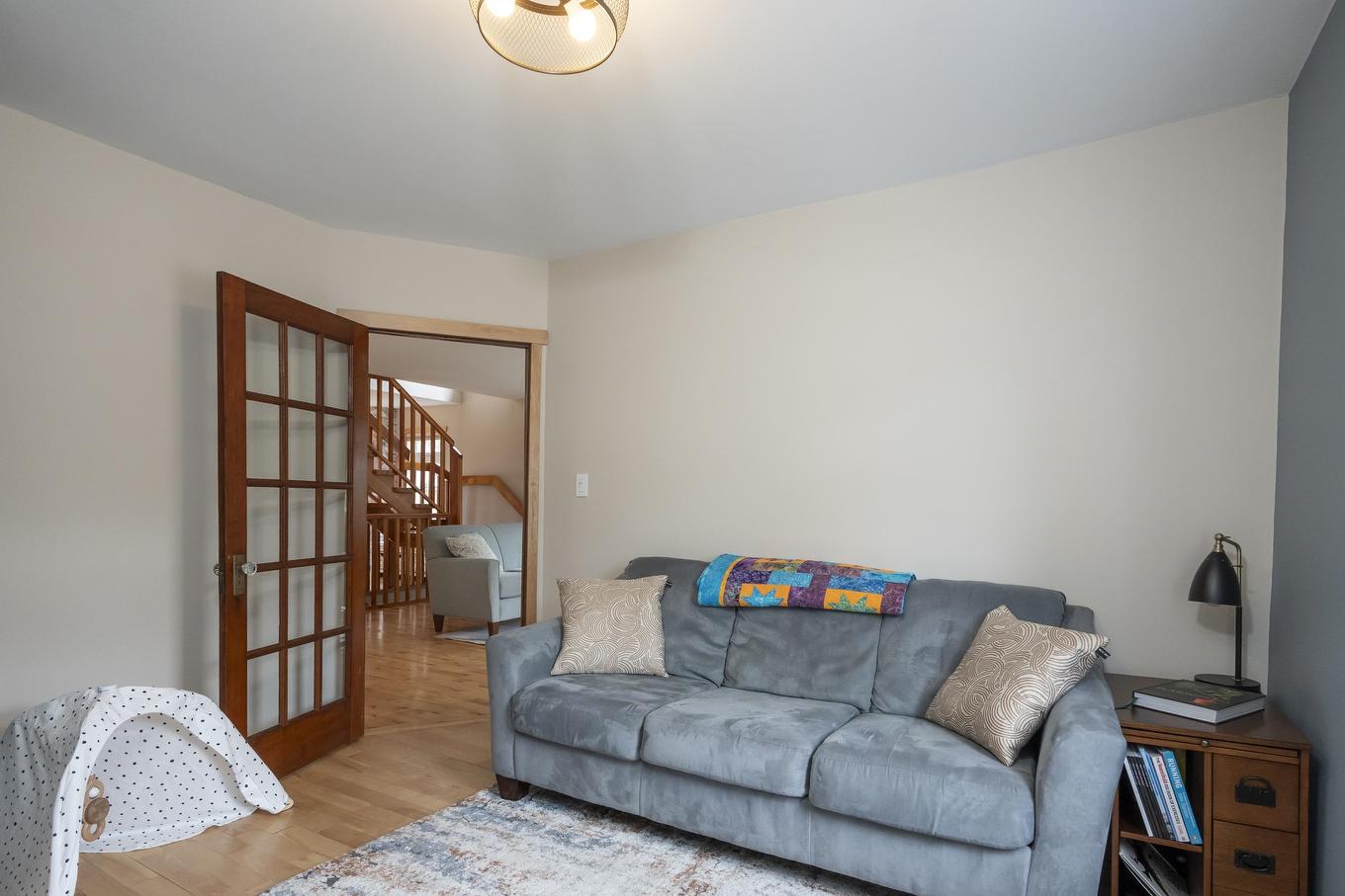 286 Van Horne Street, Thunder Bay, ON - Indoor Photo Showing Living Room