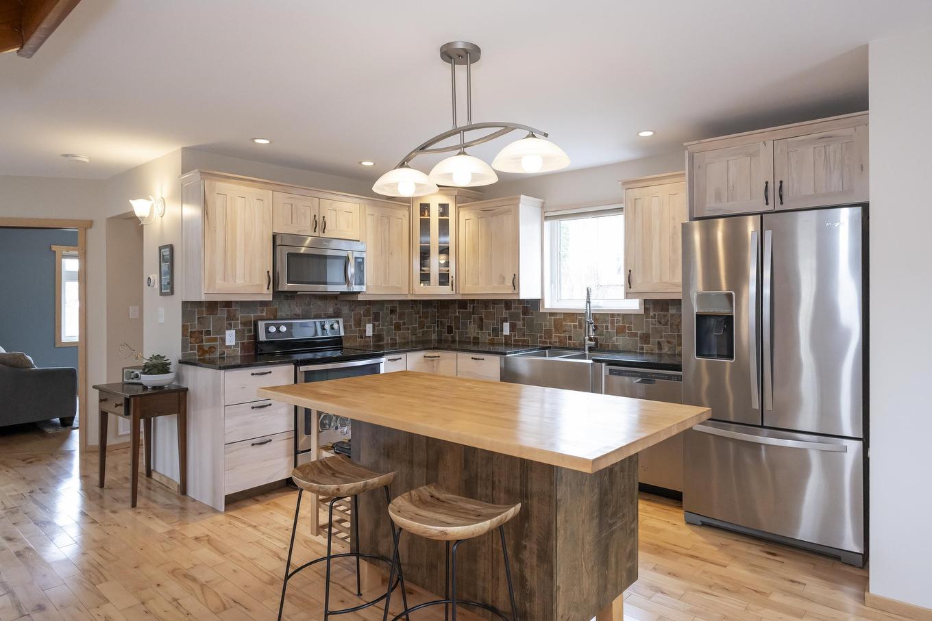 286 Van Horne Street, Thunder Bay, ON - Indoor Photo Showing Kitchen With Stainless Steel Kitchen With Double Sink