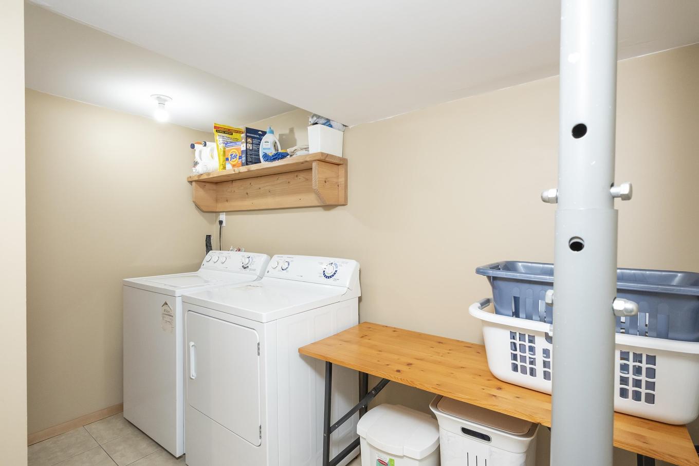 286 Van Horne Street, Thunder Bay, ON - Indoor Photo Showing Laundry Room
