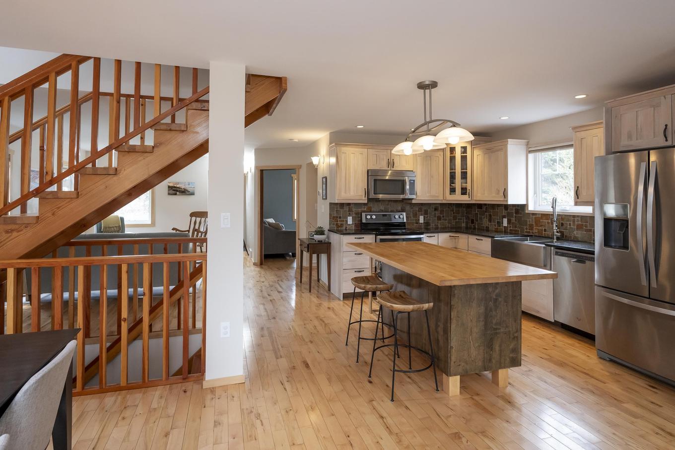 286 Van Horne Street, Thunder Bay, ON - Indoor Photo Showing Kitchen With Stainless Steel Kitchen