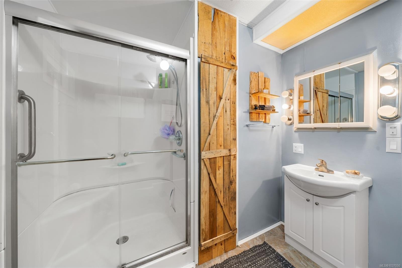 2129 Summergate Blvd, Sidney, BC