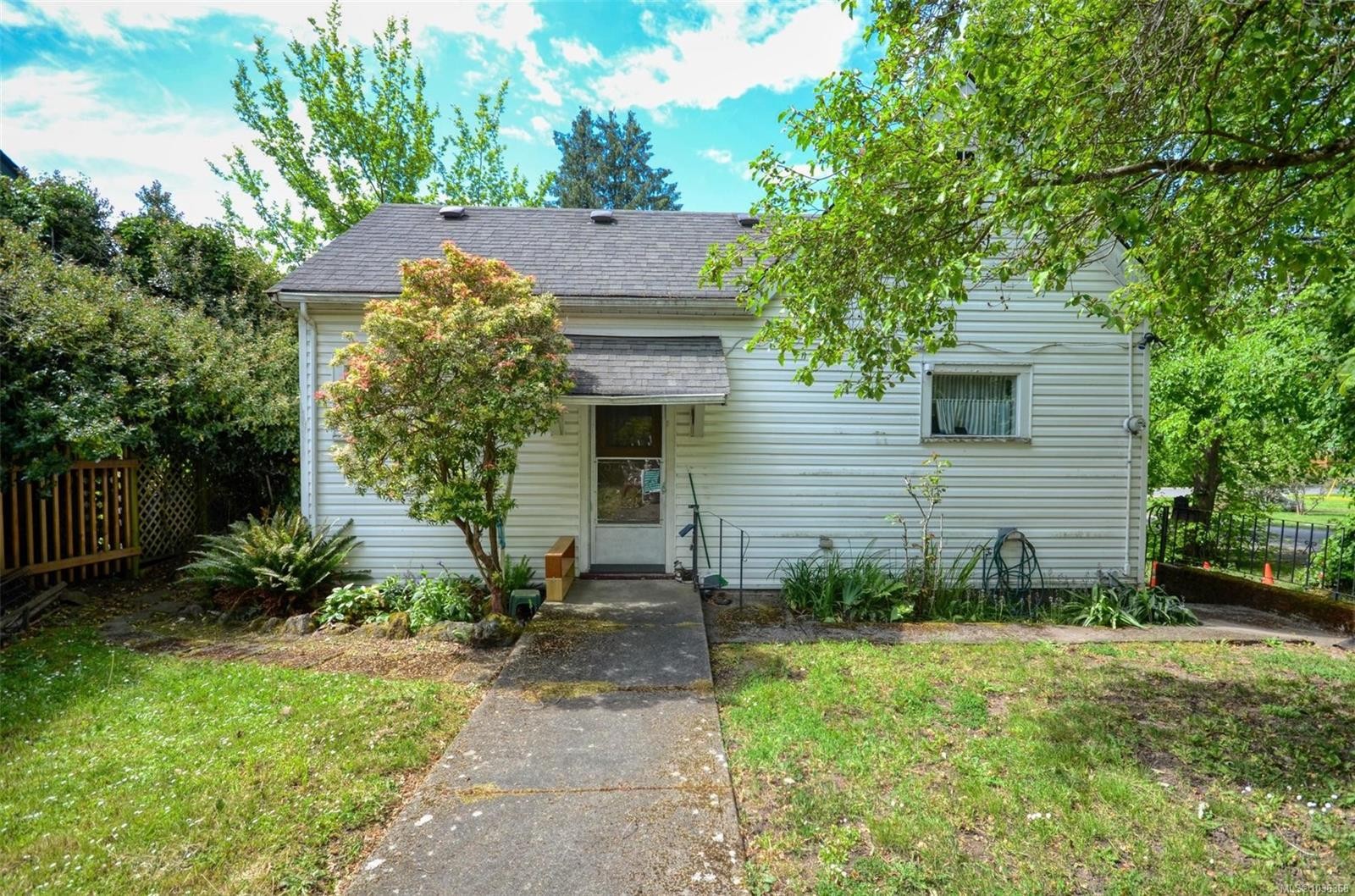 90 Obed Ave, Saanich, BC