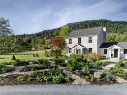 2454 Fulford-Ganges Rd Salt Spring, BC V8K 1Z4