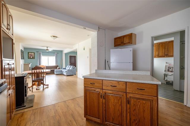 1 South Dr, Eriksdale, MB