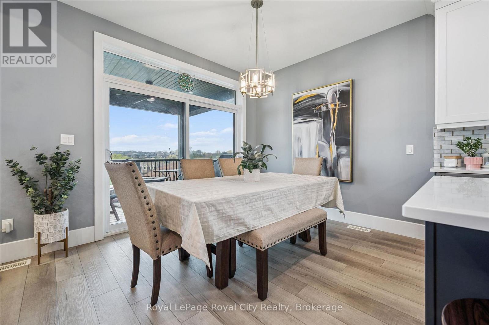50 Faith Drive, Mapleton, ON - Indoor Photo Showing Dining Room