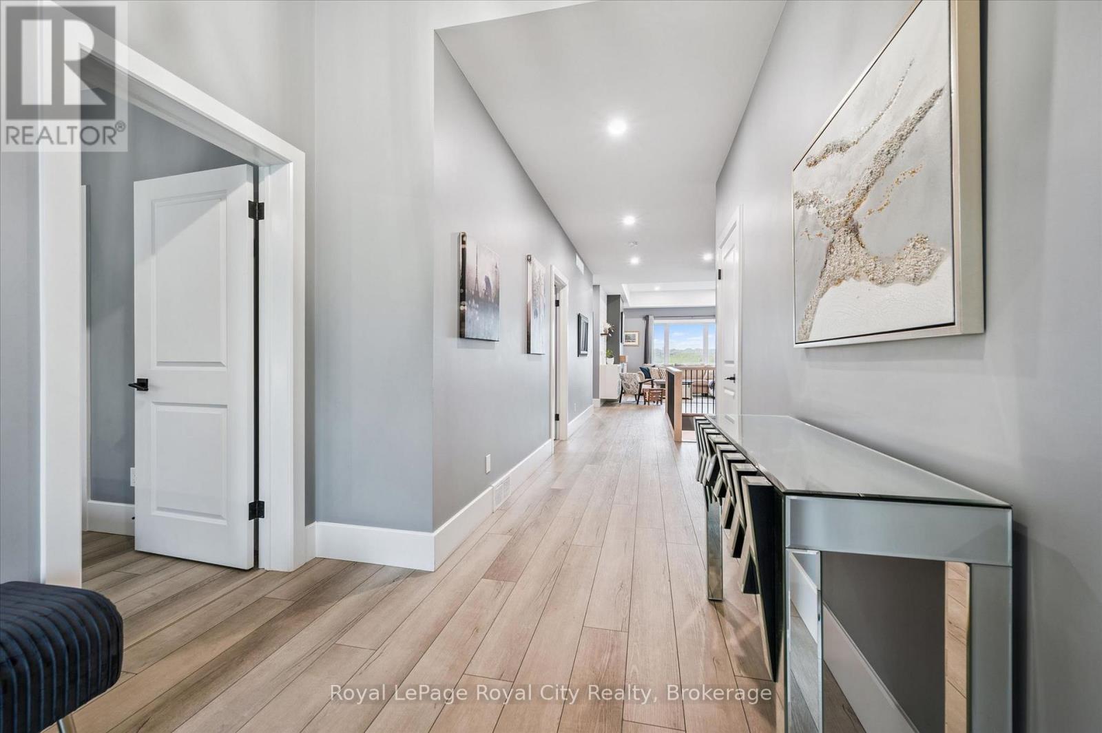 50 Faith Drive, Mapleton, ON - Indoor Photo Showing Other Room