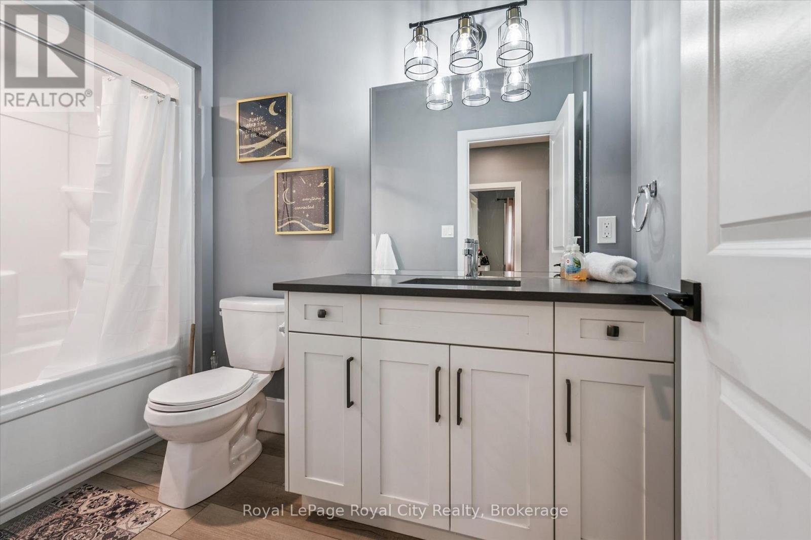 50 Faith Drive, Mapleton, ON - Indoor Photo Showing Bathroom