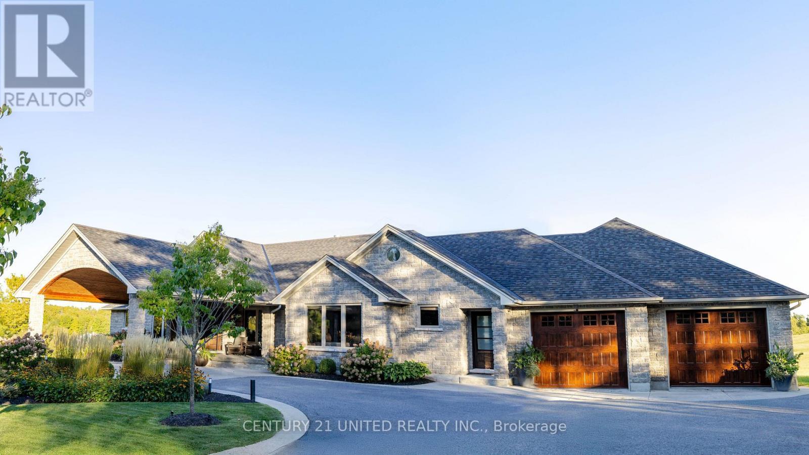 7 Maplehill Drive, Cavan Monaghan (Cavan-Monaghan), ON - Outdoor With Facade
