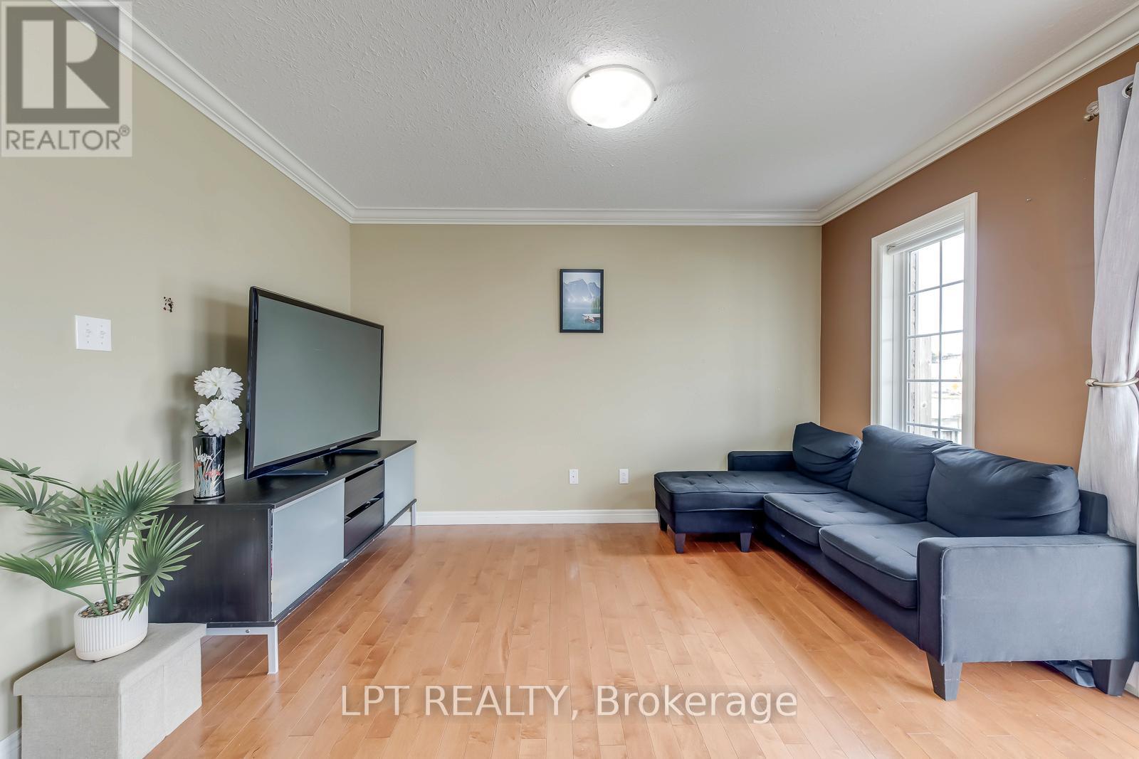 Living Room - 6 - 10 Fallowfield Drive, Kitchener, ON - Indoor Photo Showing Living Room
