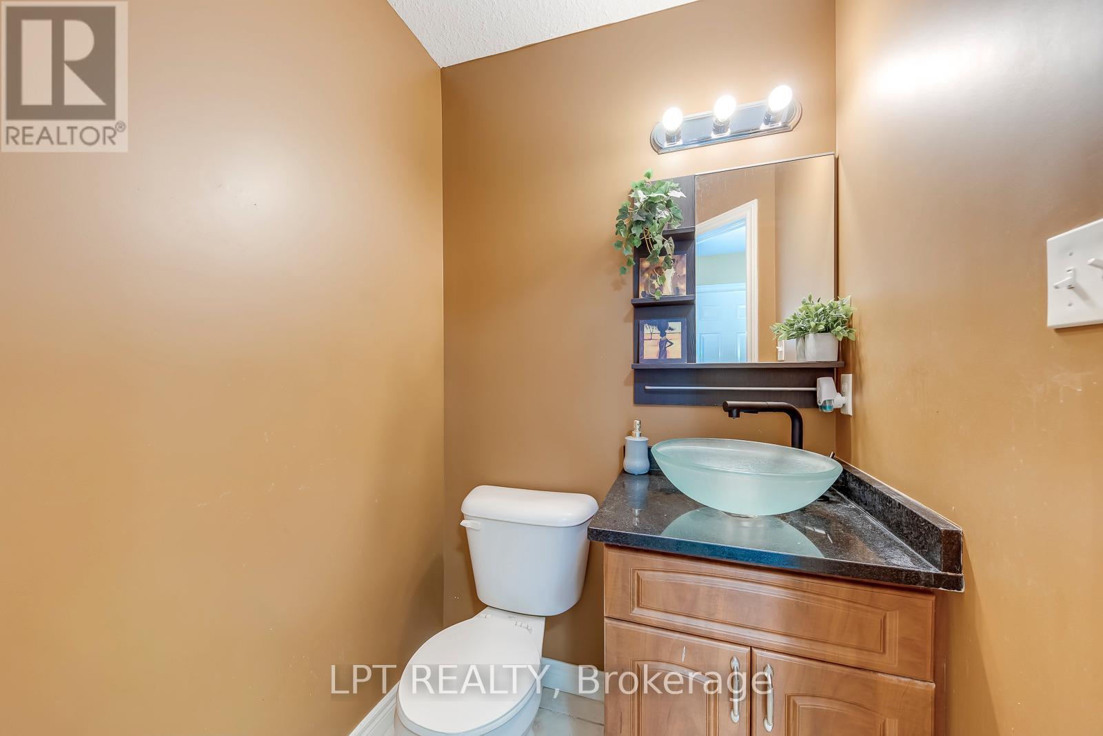 Powder room on main floor - 6 - 10 Fallowfield Drive, Kitchener, ON - Indoor Photo Showing Bathroom