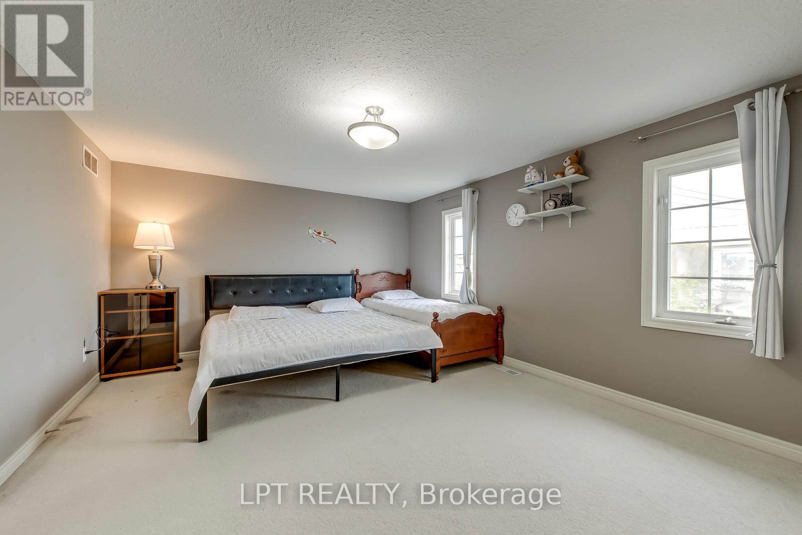 6 - 10 Fallowfield Drive, Kitchener, ON - Indoor Photo Showing Bedroom