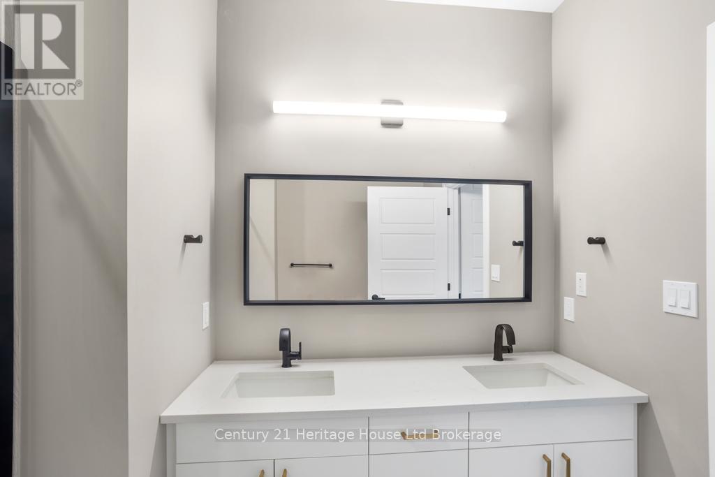705 - 361 Quarter Town Line, Tillsonburg, ON - Indoor