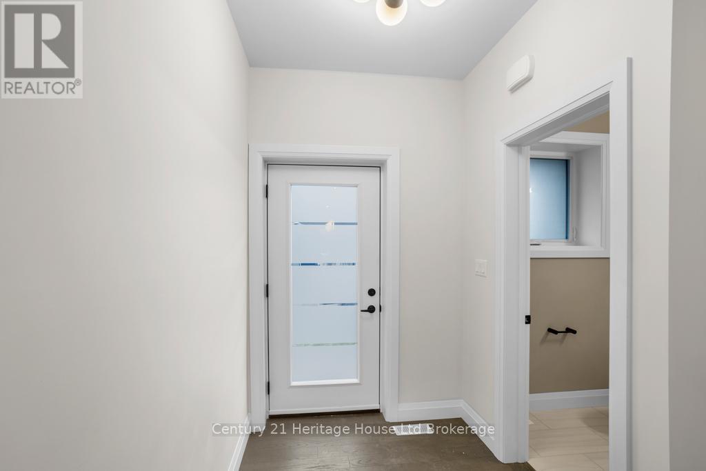 705 - 361 Quarter Town Line, Tillsonburg, ON - Indoor Photo Showing Other Room