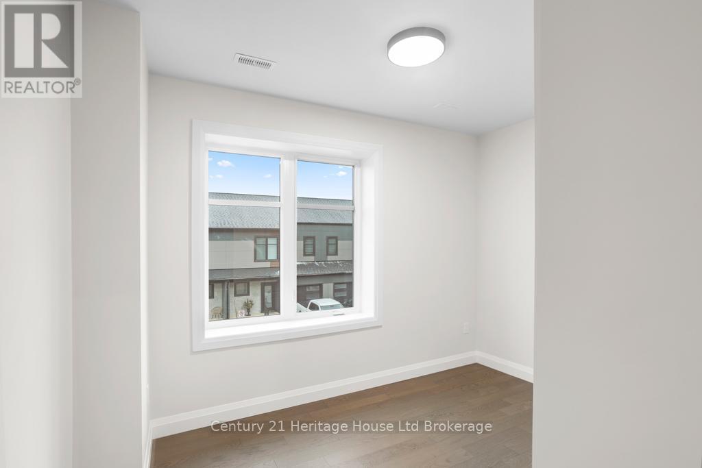 705 - 361 Quarter Town Line, Tillsonburg, ON - Indoor Photo Showing Other Room