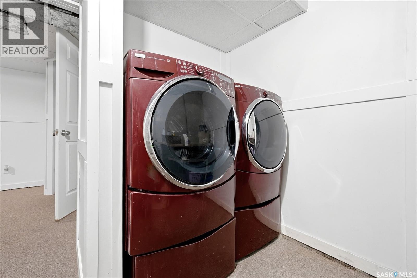 1439 Forget Street, Regina, SK - Indoor Photo Showing Laundry Room