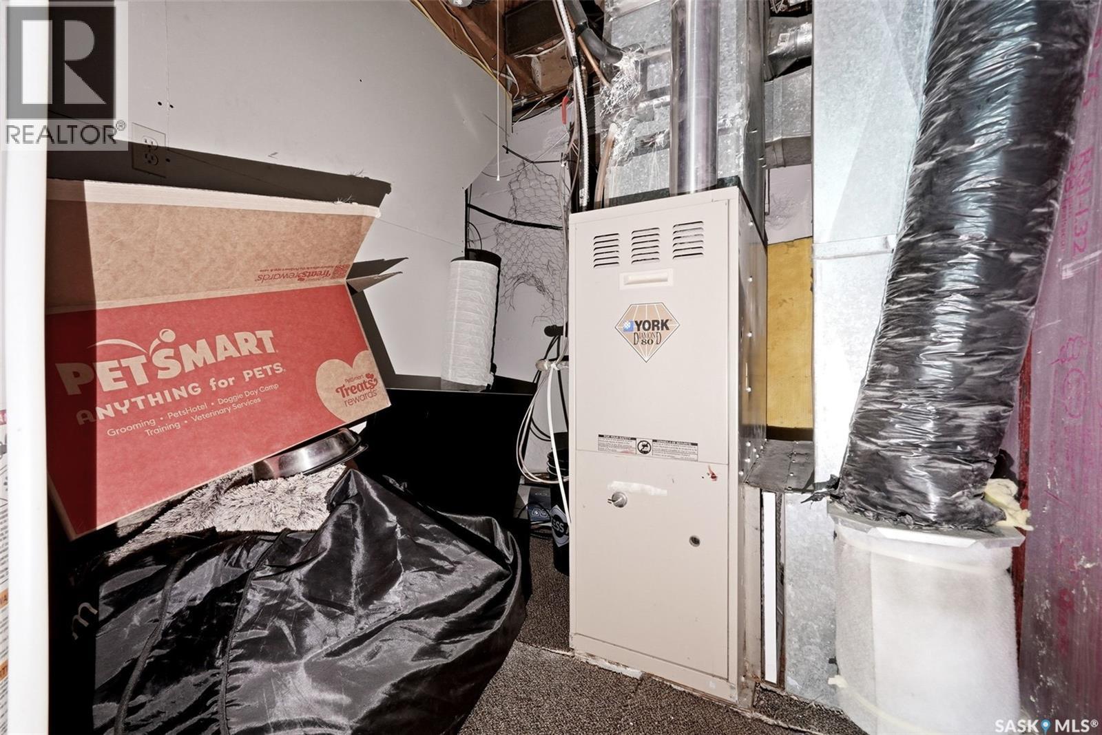 1439 Forget Street, Regina, SK - Indoor Photo Showing Basement