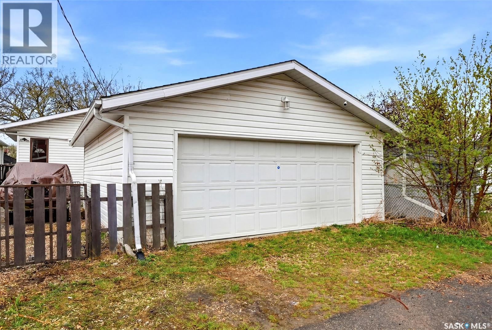 1439 Forget Street, Regina, SK - Outdoor