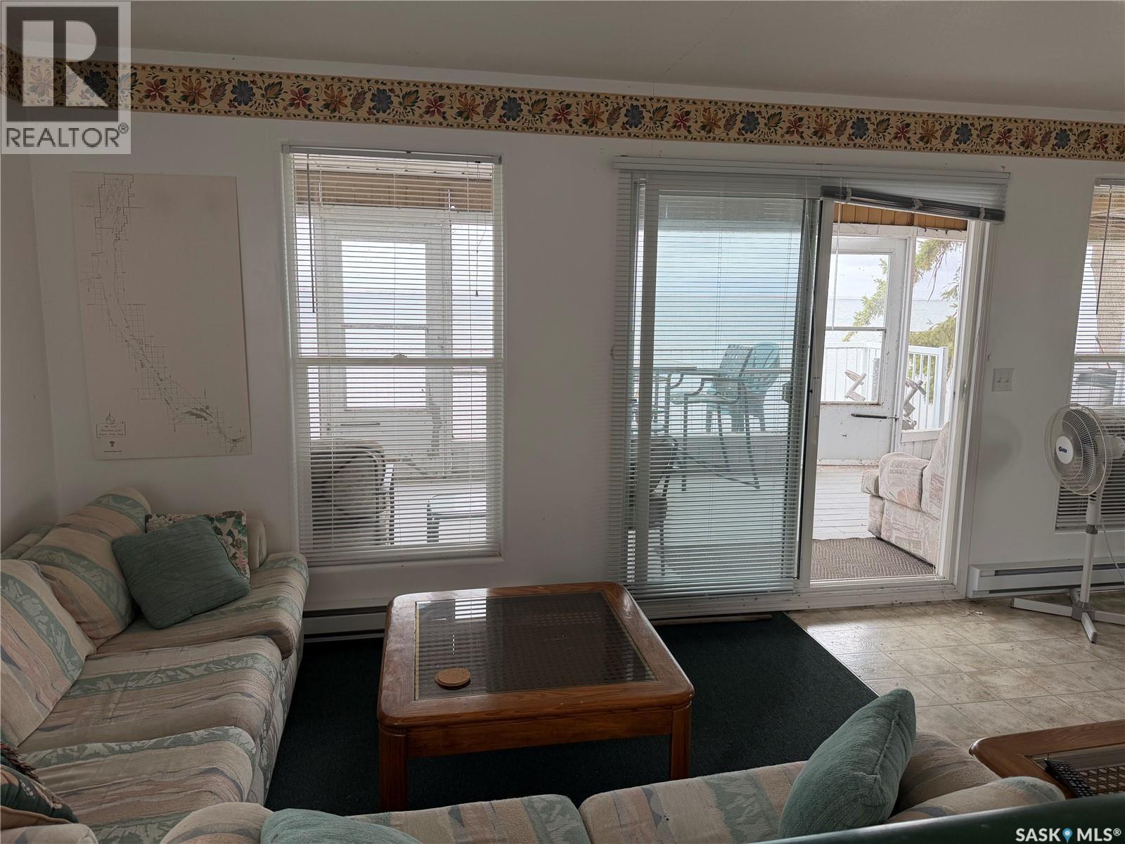 317 Lakeshore Drive, Etters Beach, SK - Indoor Photo Showing Living Room