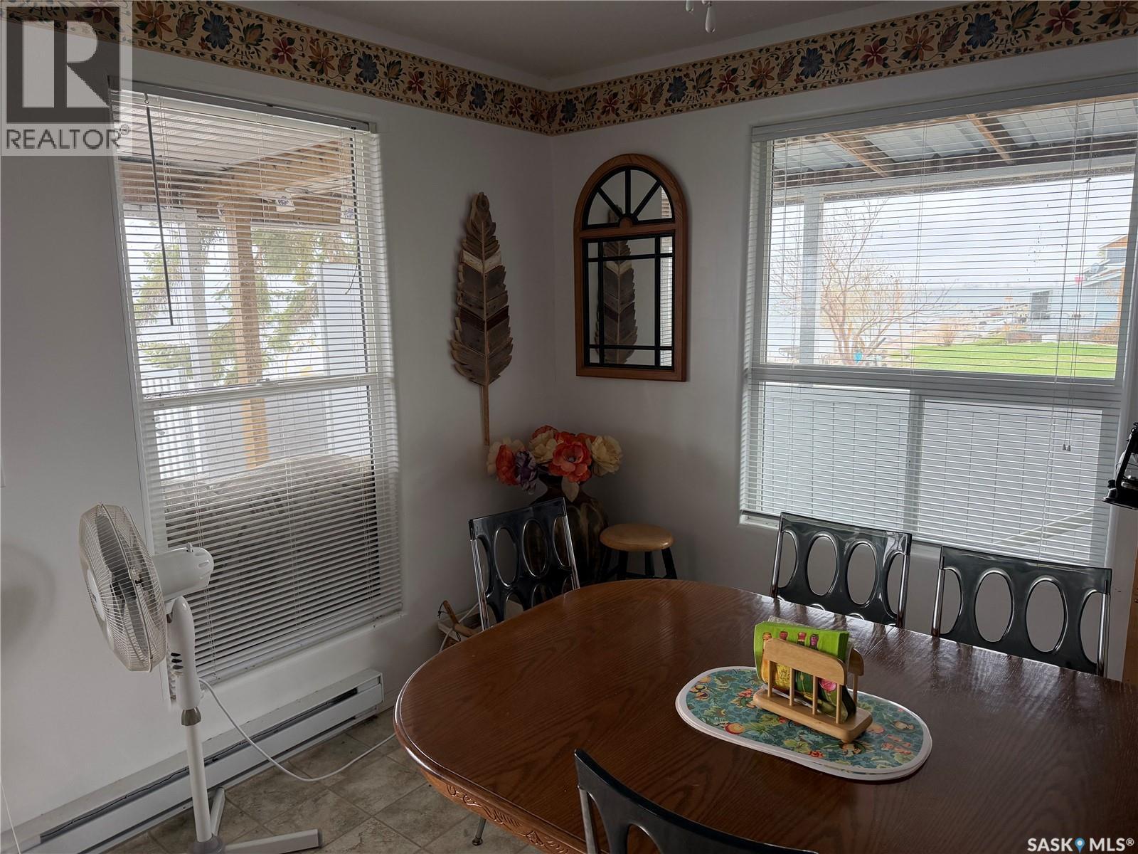 317 Lakeshore Drive, Etters Beach, SK - Indoor Photo Showing Dining Room