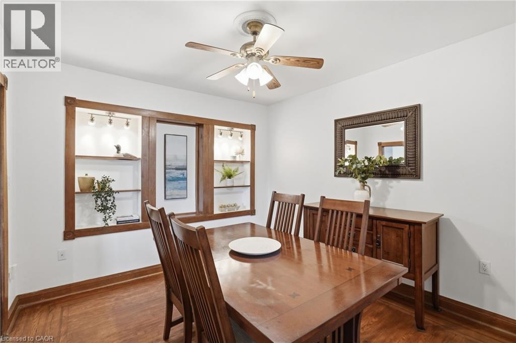 230 Beach Boulevard, Hamilton, ON - Indoor Photo Showing Dining Room