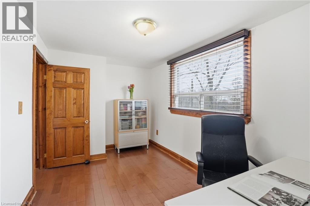 230 Beach Boulevard, Hamilton, ON - Indoor