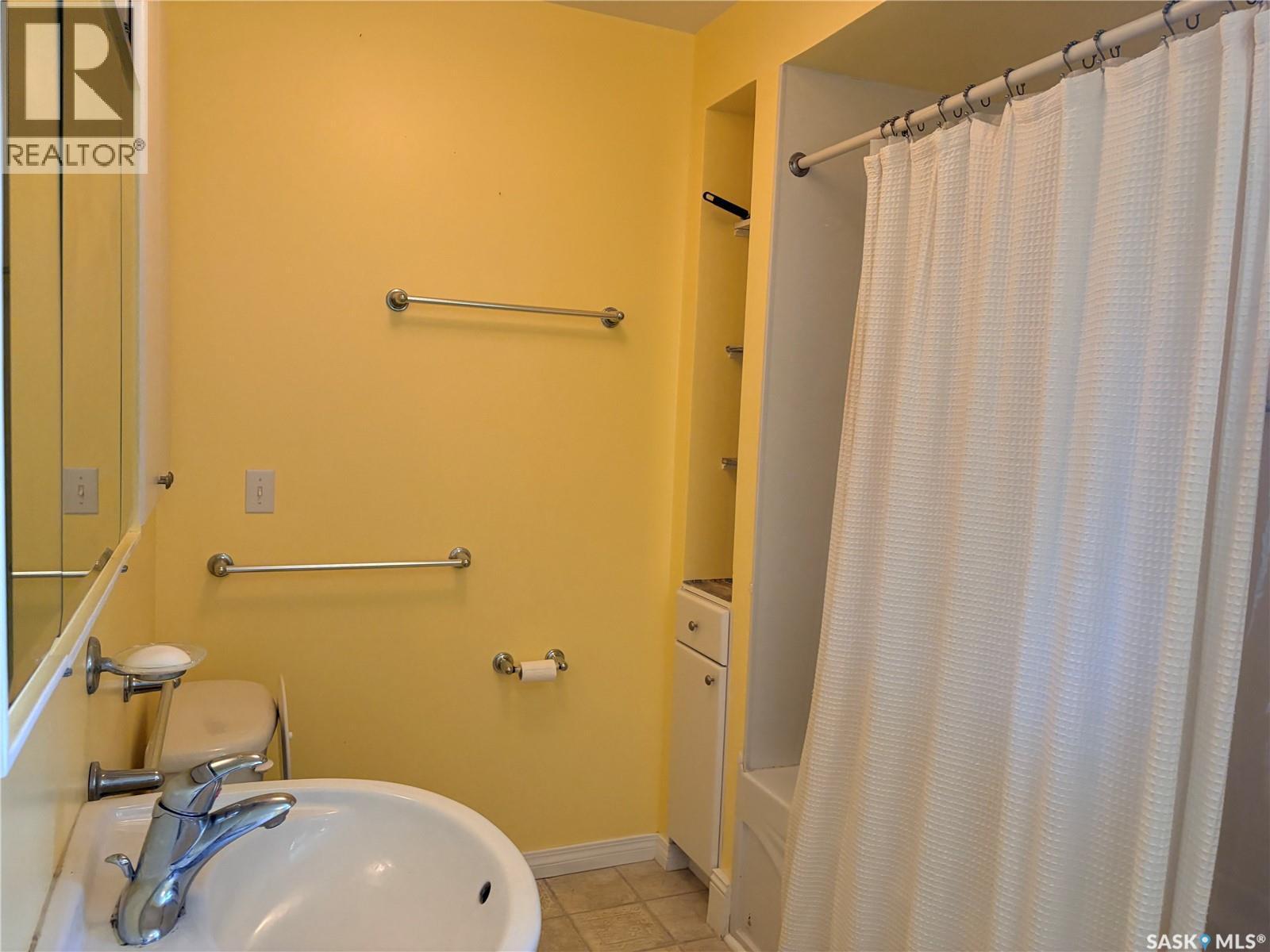 62 Main Street, Leask, SK - Indoor Photo Showing Bathroom