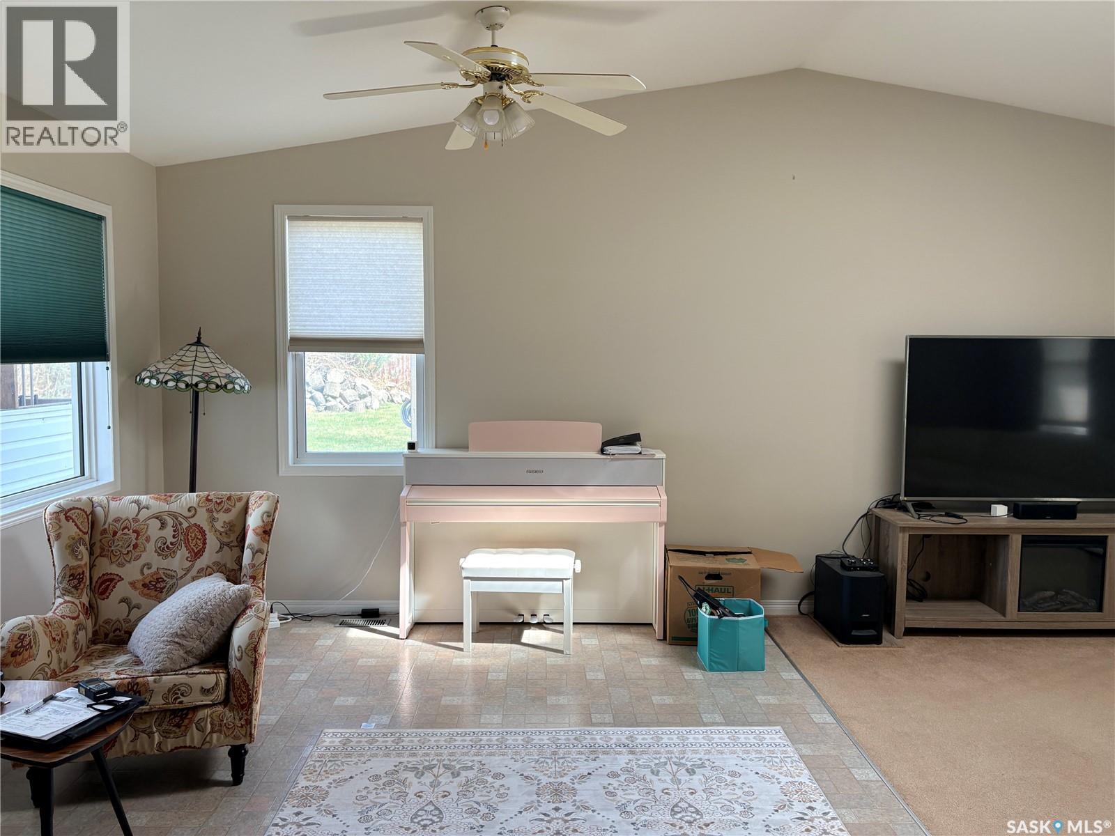 62 Main Street, Leask, SK - Indoor Photo Showing Living Room