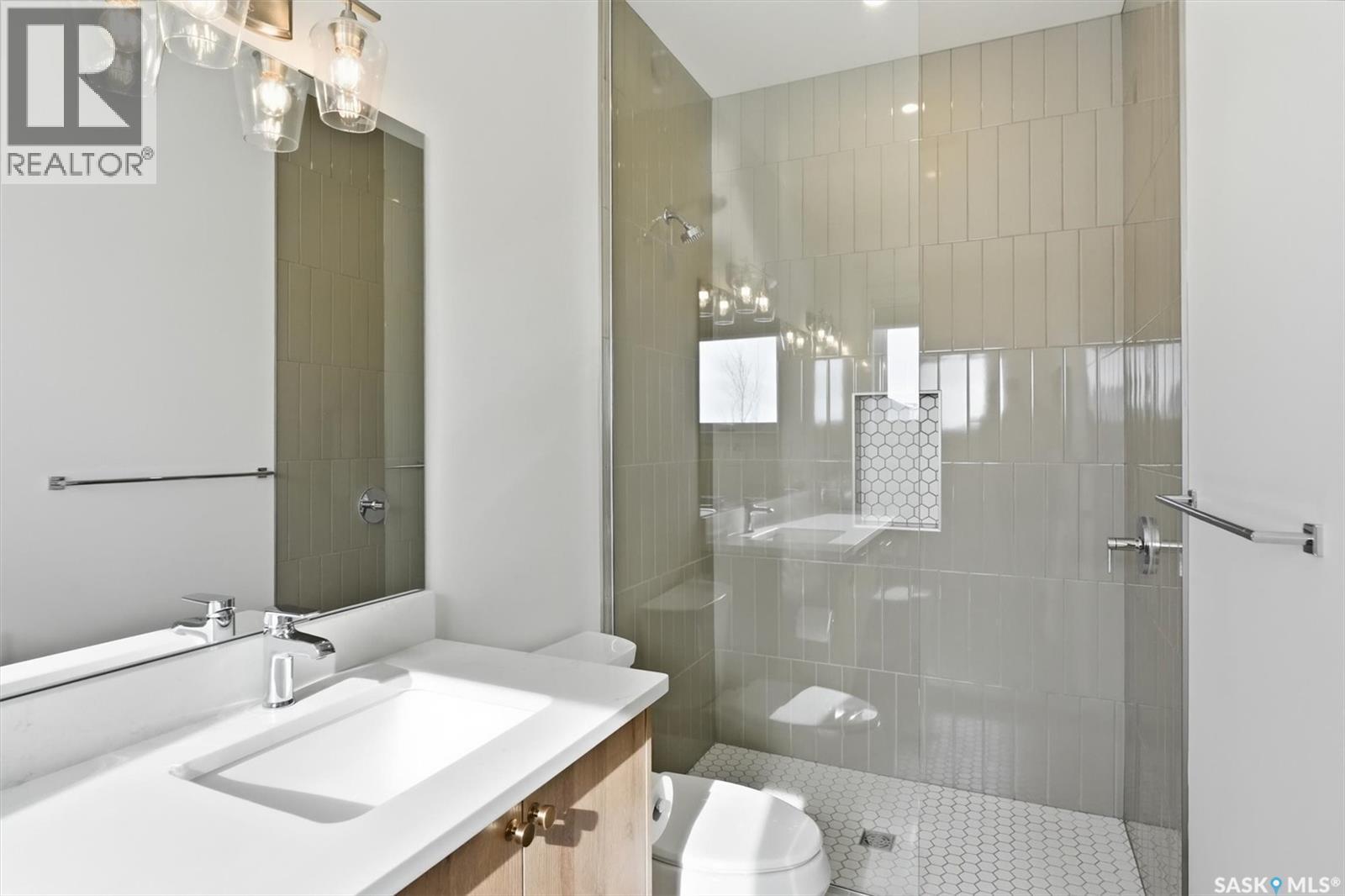 6 515 Delainey Road, Saskatoon, SK - Indoor Photo Showing Bathroom