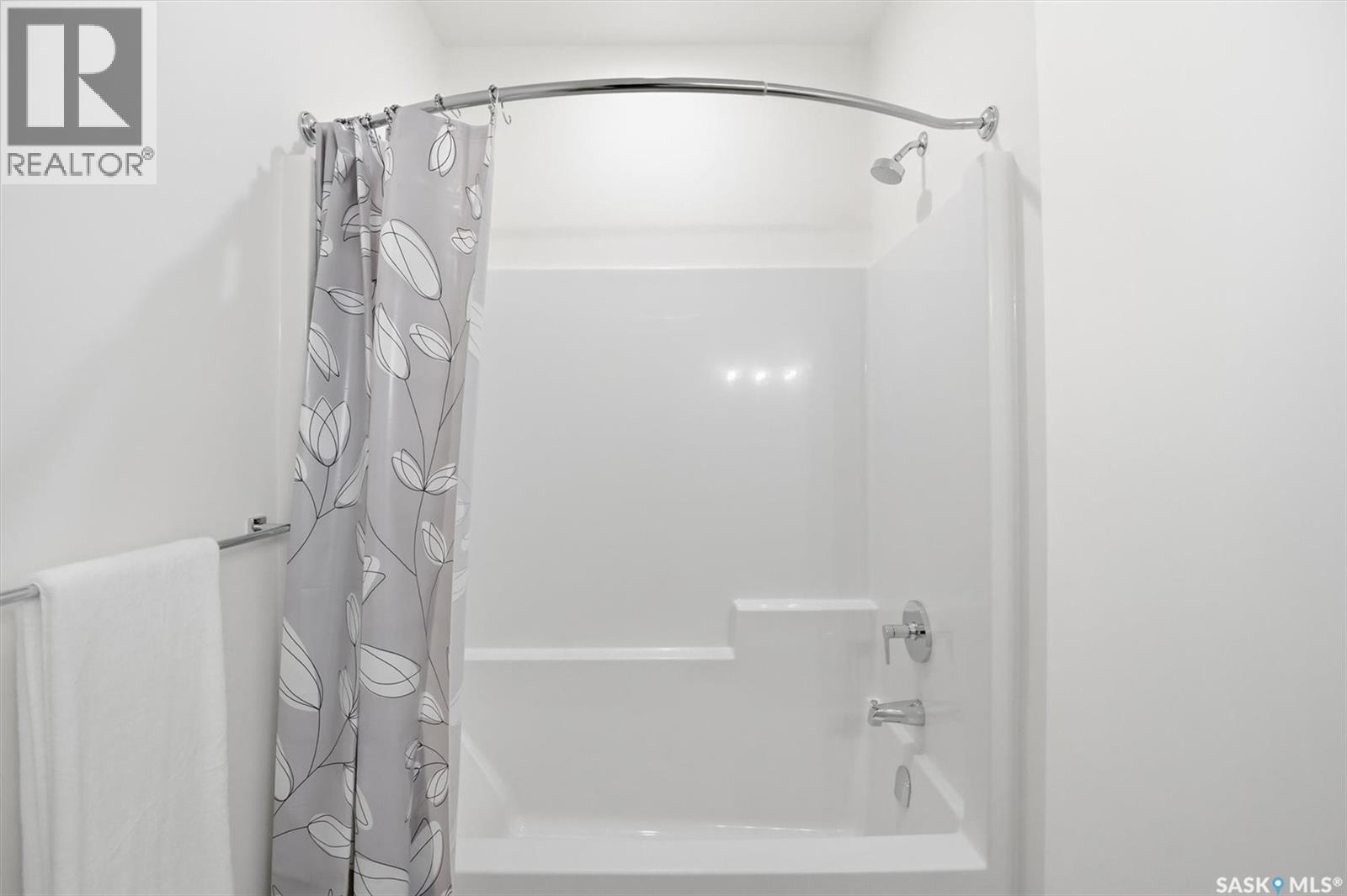 6 515 Delainey Road, Saskatoon, SK - Indoor Photo Showing Bathroom