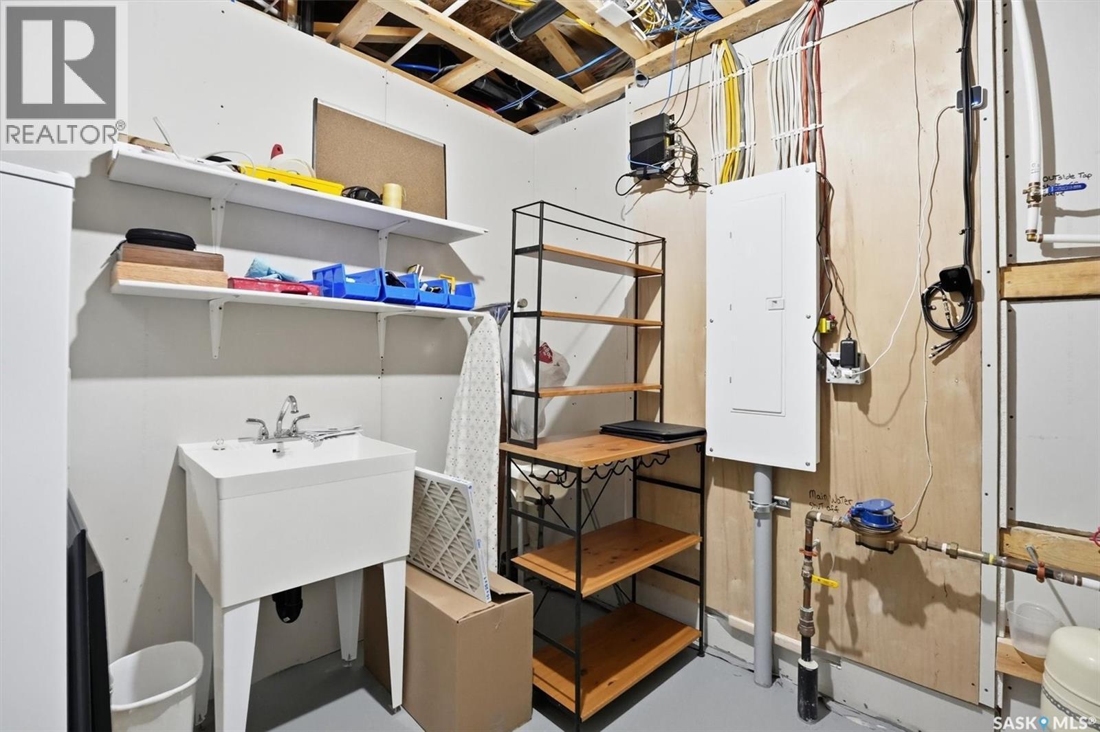 6 515 Delainey Road, Saskatoon, SK - Indoor