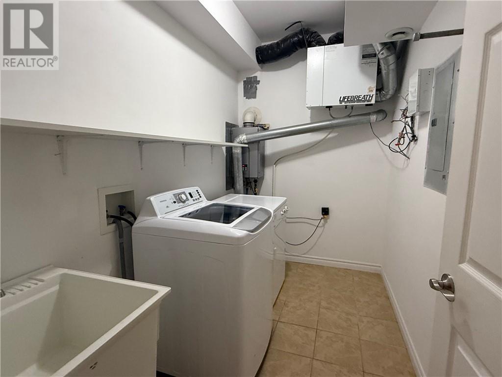189 First Avenue Unit# 7B, Sudbury, ON - Indoor Photo Showing Laundry Room