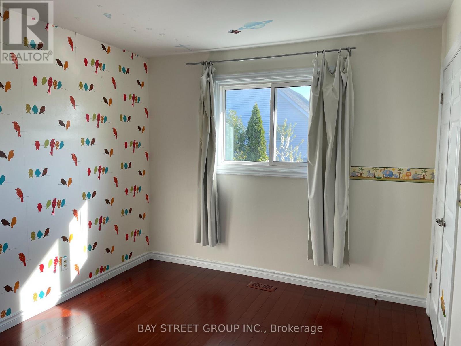 1072 Stephenson Drive, Burlington, ON - Indoor Photo Showing Other Room