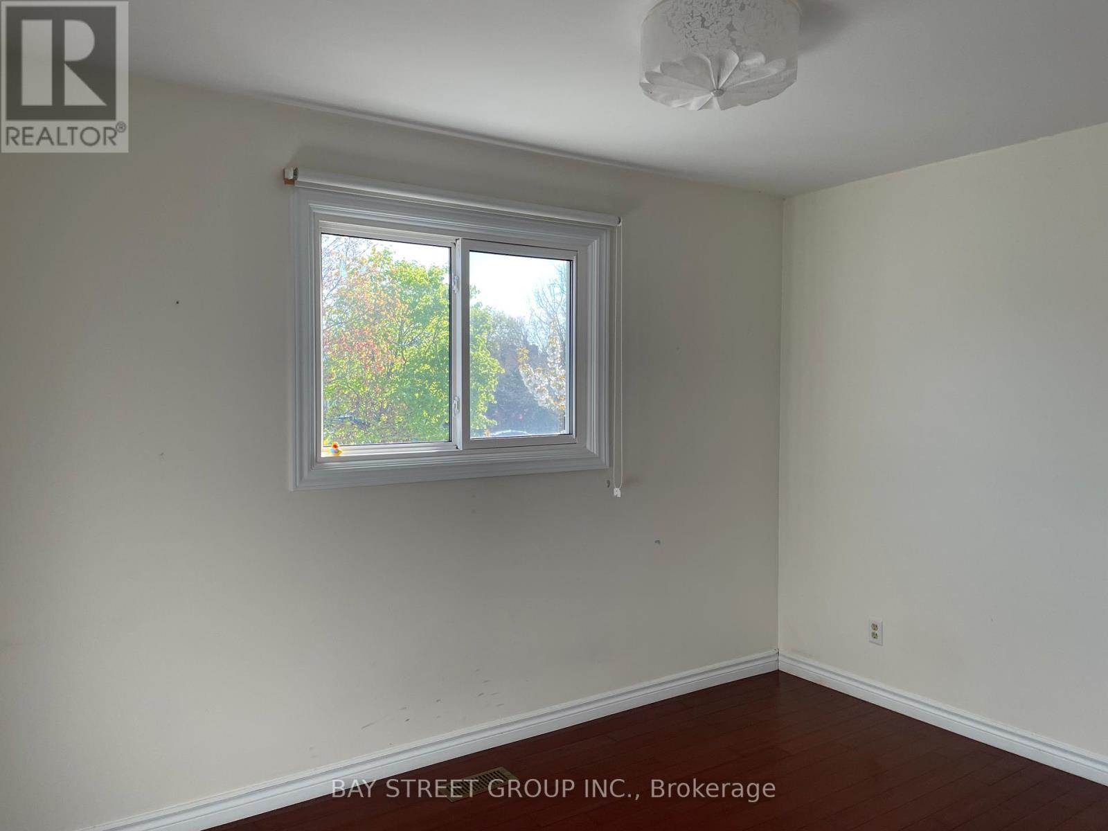 1072 Stephenson Drive, Burlington, ON - Indoor Photo Showing Other Room