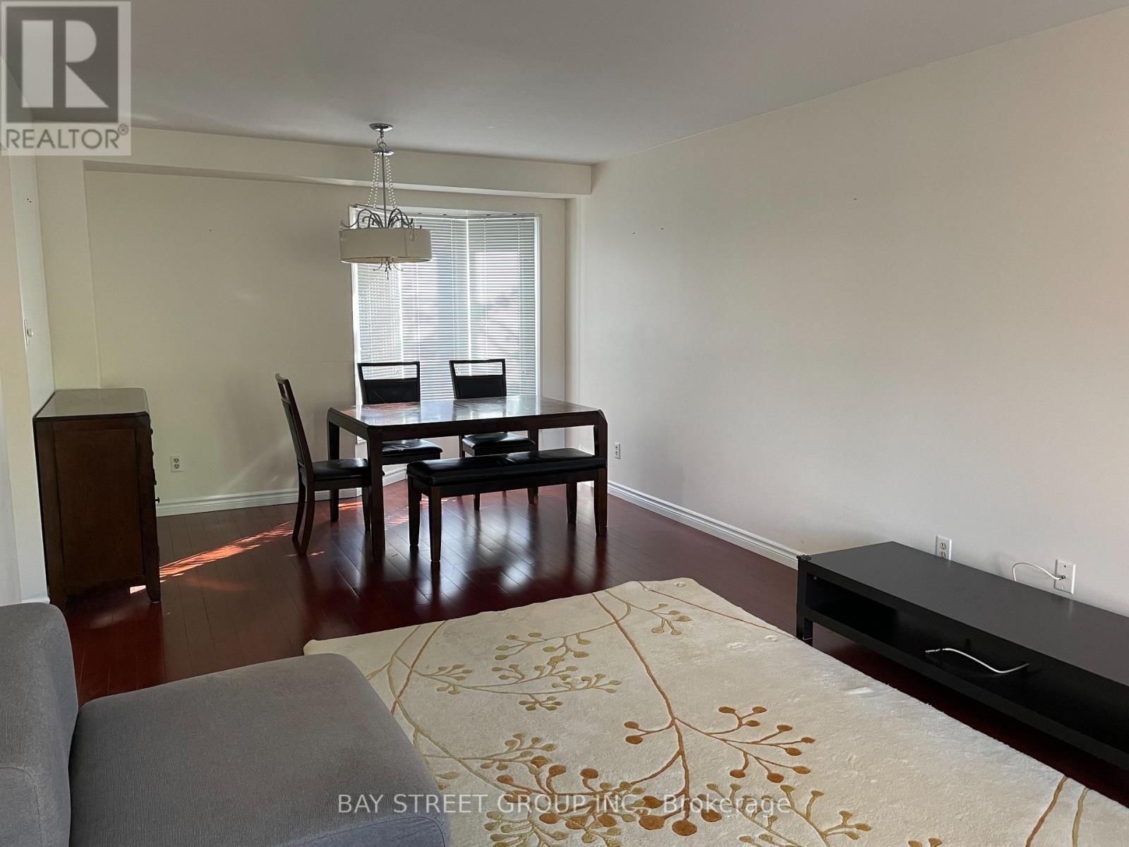 1072 Stephenson Drive, Burlington, ON - Indoor