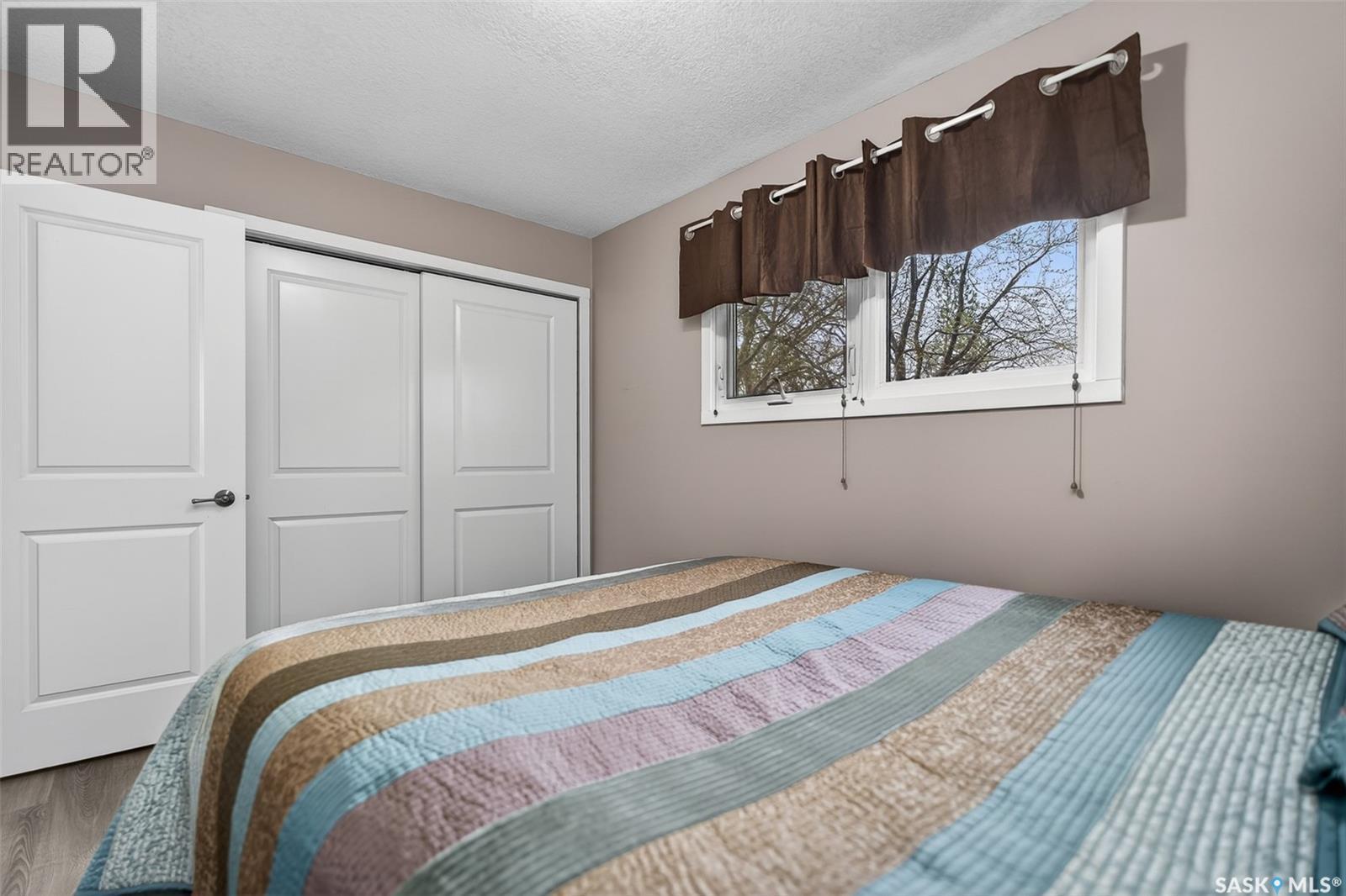 1227 Pascoe Drive E, Moose Jaw, SK - Indoor Photo Showing Bedroom