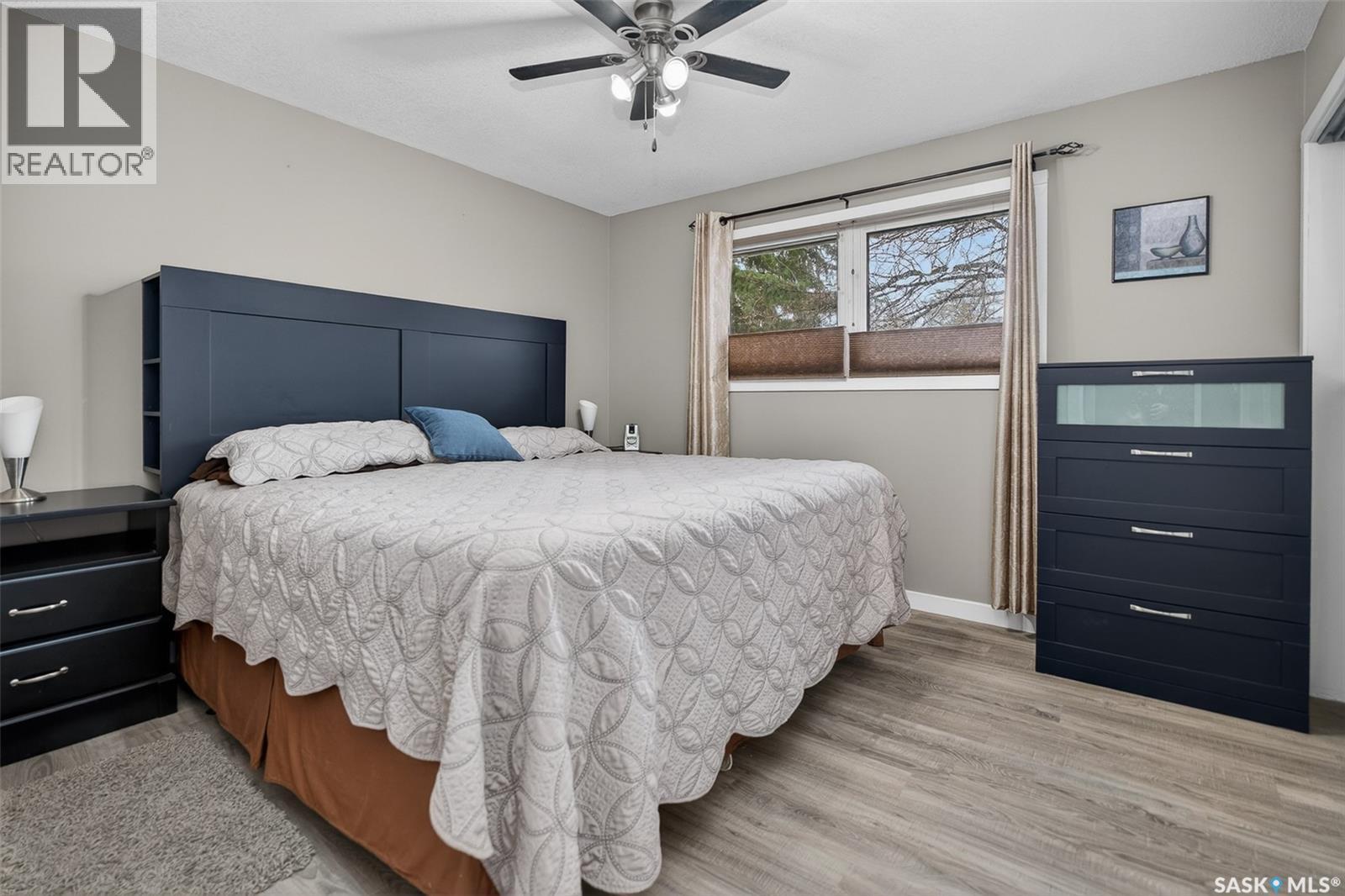 1227 Pascoe Drive E, Moose Jaw, SK - Indoor Photo Showing Bedroom