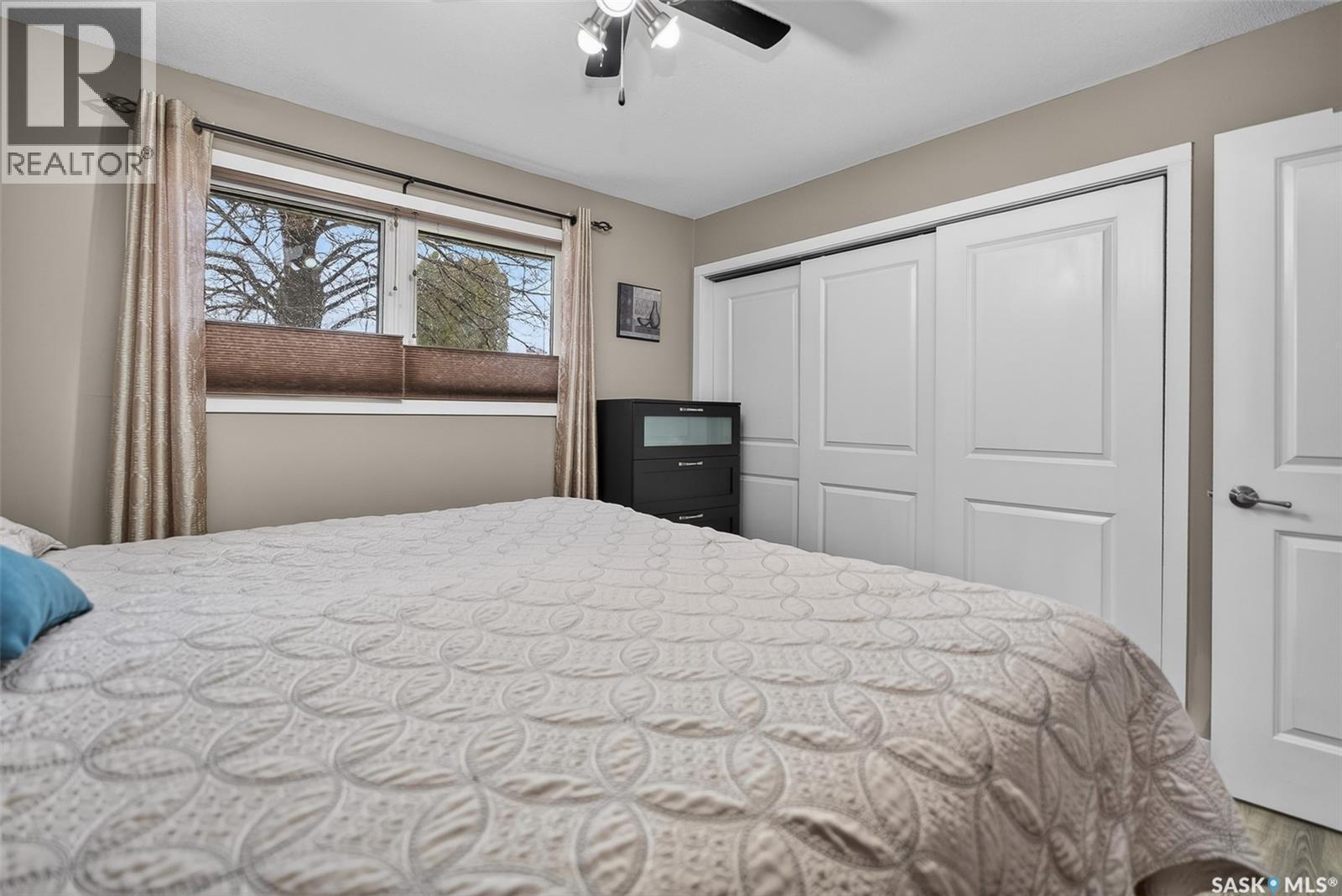 1227 Pascoe Drive E, Moose Jaw, SK - Indoor Photo Showing Bedroom