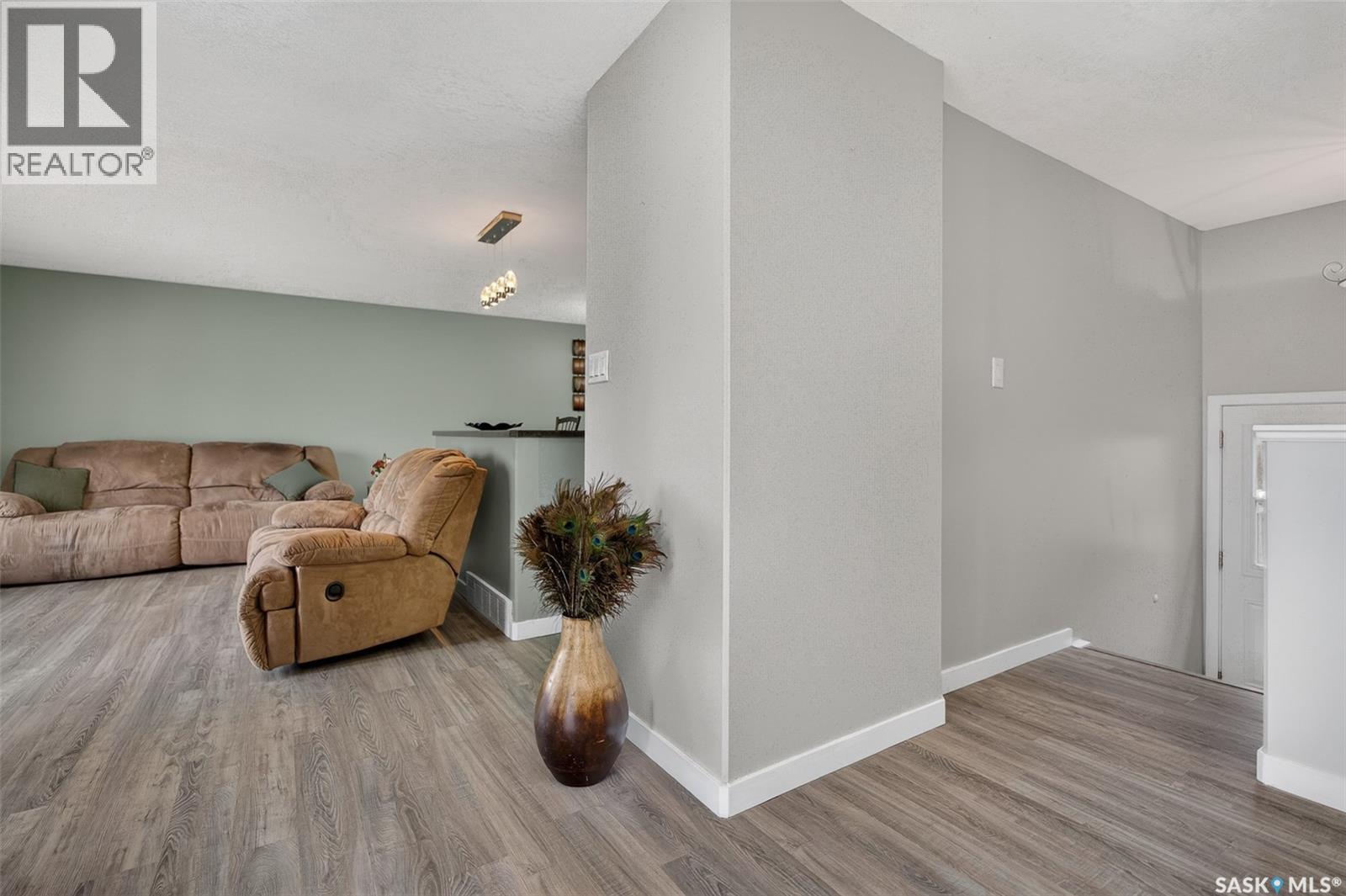 1227 Pascoe Drive E, Moose Jaw, SK - Indoor