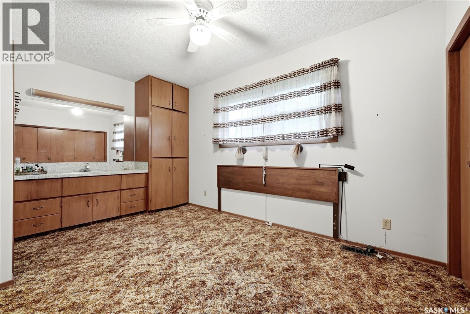 203 Angus Crescent, Regina, SK - Indoor Photo Showing Other Room