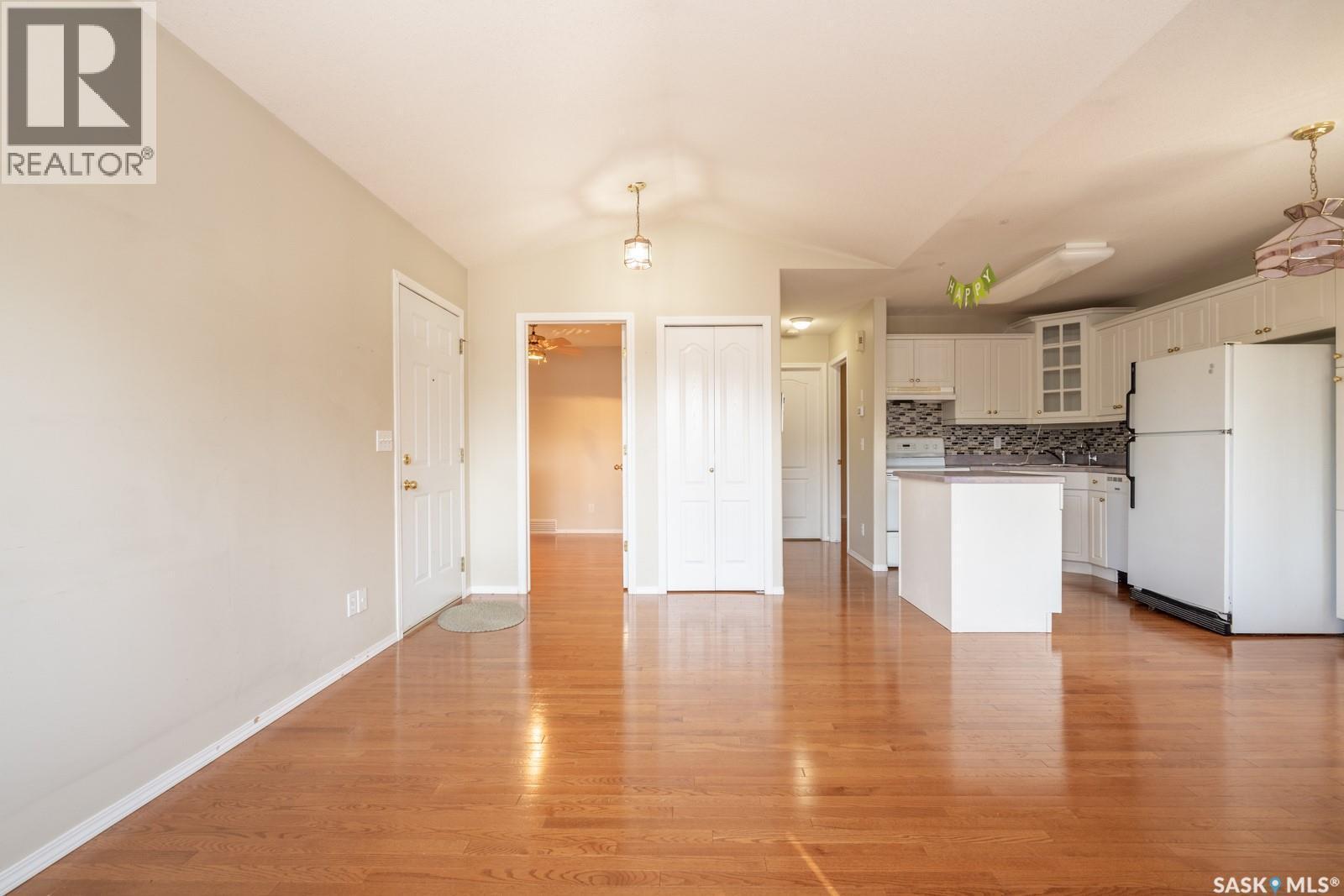 3119 Truesdale Drive E, Regina, SK - Indoor Photo Showing Kitchen